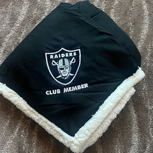 Raiders Club Member Sherpa Blanket - Black & White
